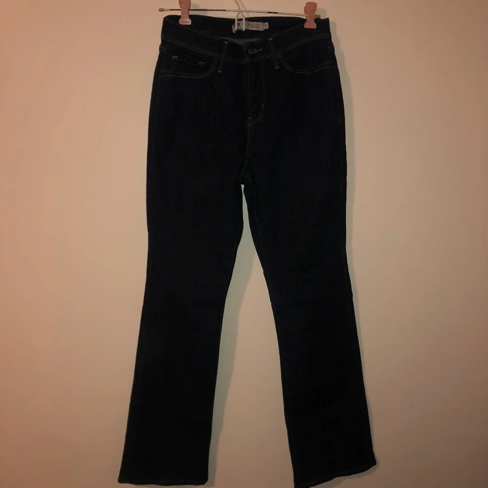Levi's Perfectly slimming 512 bootcut Dark wash Denim jeans Size 6 - Picture 2 of 8